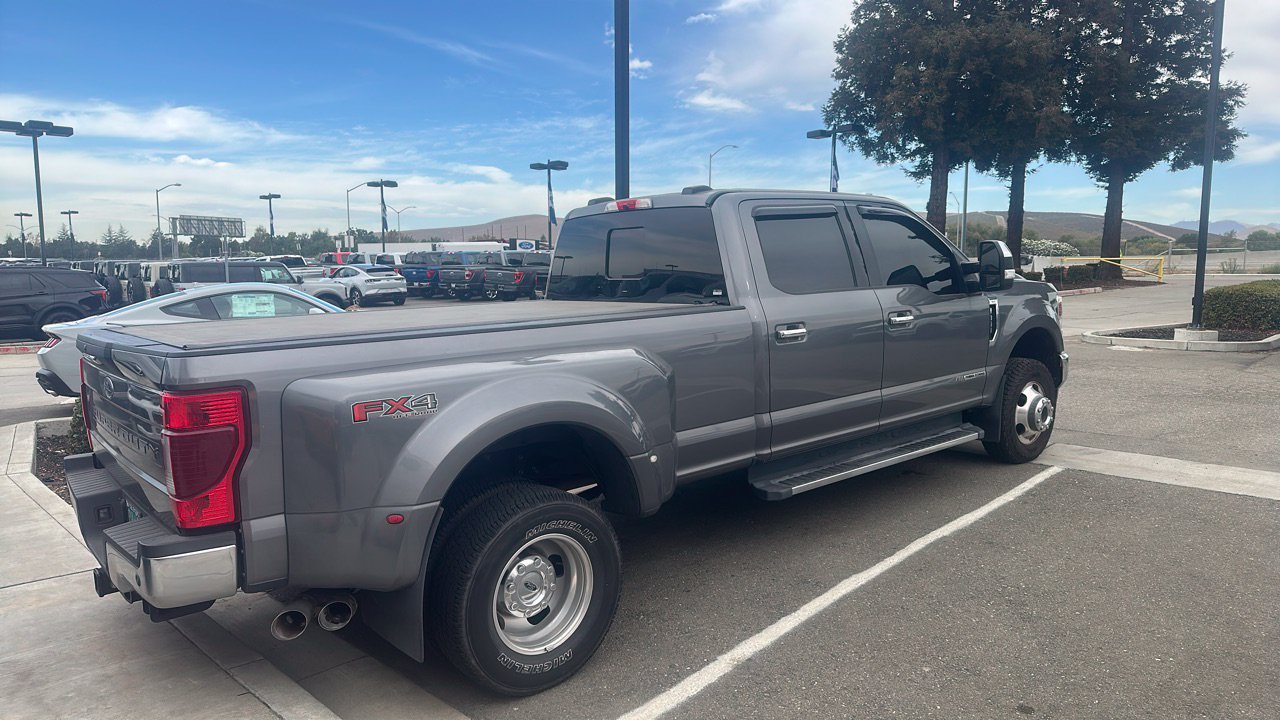 Used 2021 Ford F350 XLT w/ XLT Premium Package AWD/4WD image 2