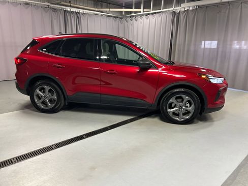 Used 2025 Ford Escape ST-Line AWD/4WD image 8