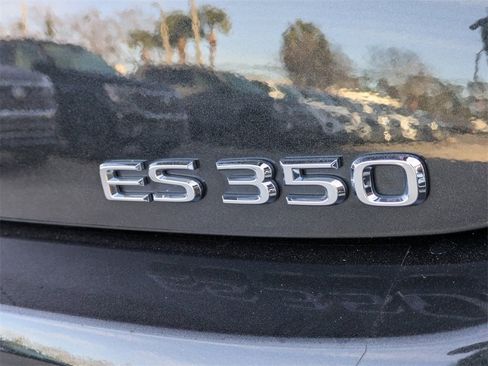 Used 2023 Lexus ES 350 w/ Accessory Package (Z2) image 13