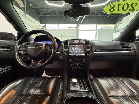 Used 2018 Chrysler 300 S image 12