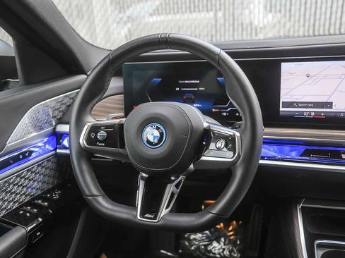 Used 2025 BMW i7 eDrive50 w/ M Sport Package image 12