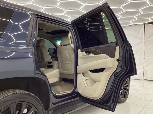 Used 2020 Cadillac Escalade Luxury image 23