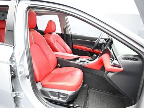 Used 2023 Toyota Camry XSE w/ Navigation Package image 29