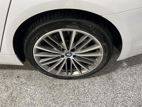 Used 2018 BMW 530e RWD image 29