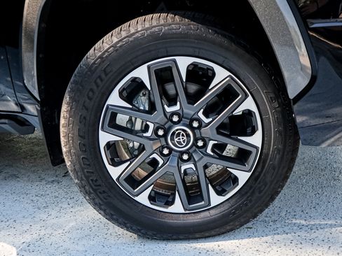 Used 2022 Toyota Tundra Limited AWD/4WD image 13