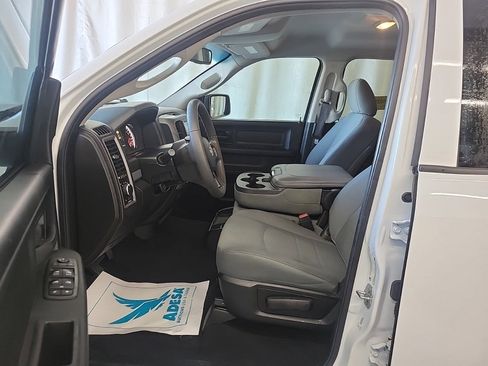 Used 2020 RAM 1500 Tradesman w/ Chrome Plus Package RWD image 7