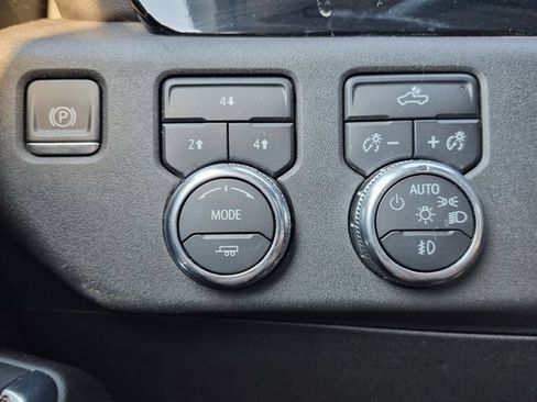 Used 2024 GMC Sierra 2500 SLE w/ SLE Convenience Package AWD/4WD image 19