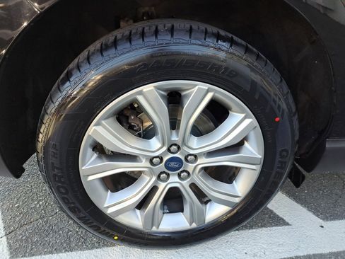 Used 2019 Ford Edge Titanium w/ Equipment Group 301A image 21