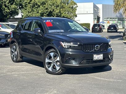 Certified 2025 Volvo XC40 B5 Plus w/ Protection Package Premier