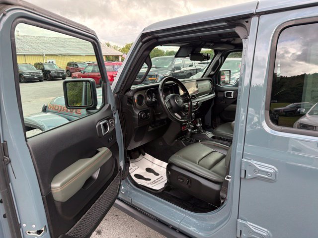 Used 2024 Jeep Gladiator Mojave AWD/4WD image 14