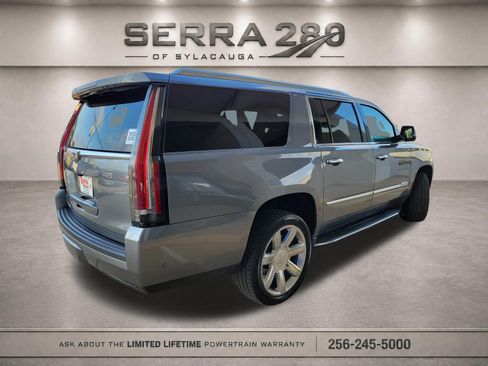 Used 2019 Cadillac Escalade ESV Luxury RWD image 7