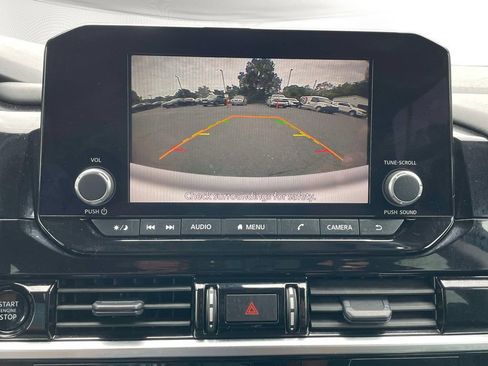 Used 2025 Nissan Pathfinder SV AWD/4WD image 26