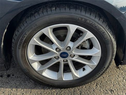 Used 2020 Ford Fusion SE image 9