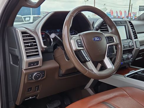 Used 2020 Ford F250 King Ranch w/ King Ranch Ultimate Package AWD/4WD image 15