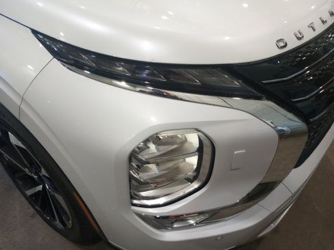 Used 2022 Mitsubishi Outlander SEL image 28