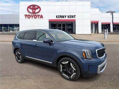 Used 2023 Kia Telluride EX w/ EX Captain's Chair Package