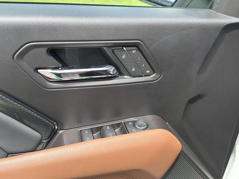 Certified 2025 GMC Canyon AT4 w/ Nightfall Edition AWD/4WD image 24
