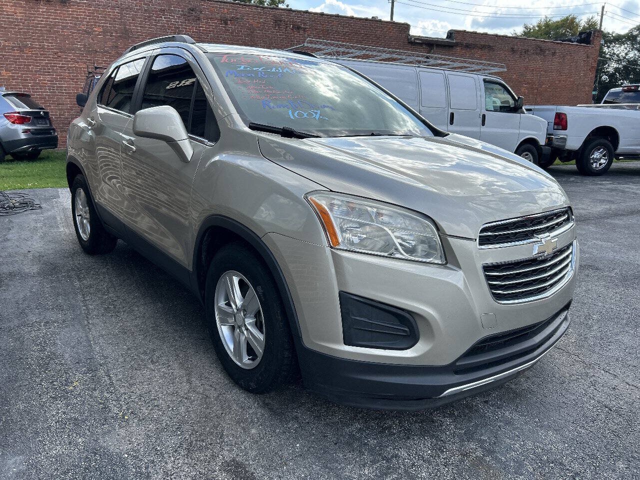 Used 2016 Chevrolet Trax LT w/ LT Sun and Sound Package FWD image 5