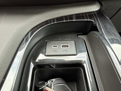 Used 2023 Cadillac Escalade ESV Sport AWD/4WD image 27