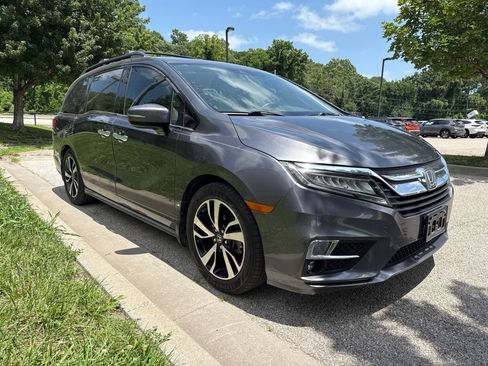 Used 2019 Honda Odyssey Elite image 3
