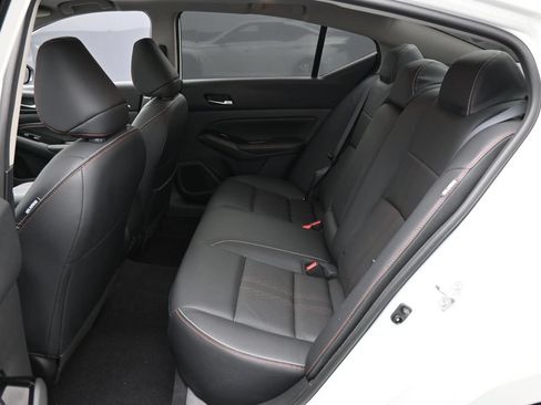 Used 2023 Nissan Altima 2.5 SR w/ SR Premium Package FWD image 24