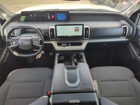 Used 2025 Ford Expedition Active RWD image 21