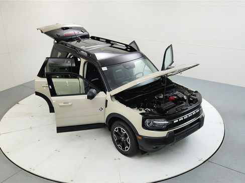 New 2025 Ford Bronco Sport Outer Banks w/ Outer Banks Tech Package+ image 16