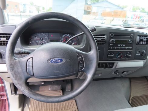 Used 2006 Ford F250 XLT AWD/4WD image 16