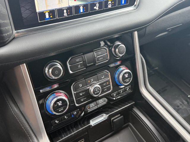 Used 2023 GMC Yukon Denali RWD image 24