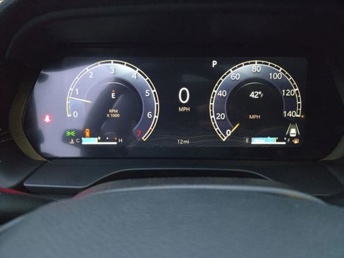 New 2025 Jeep Grand Cherokee Altitude image 14