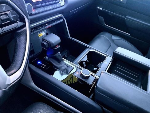 Used 2023 Toyota Tundra Limited image 16