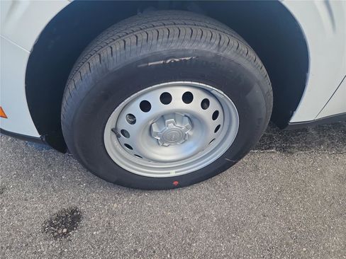 New 2026 Ford Maverick XL image 10