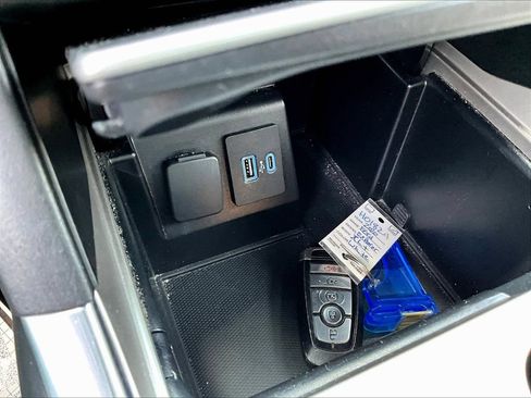 Used 2020 Ford Explorer XLT w/ Equipment Group 202A AWD/4WD image 16