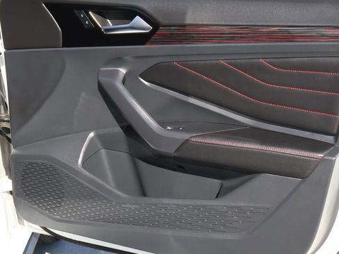 Used 2023 Volkswagen Jetta GLI Autobahn image 16