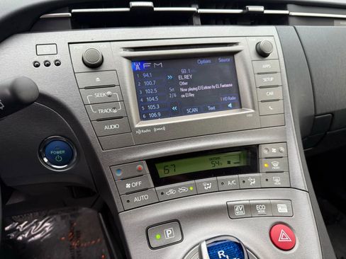 Used 2013 Toyota Prius Three image 18