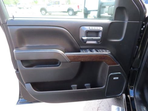 Used 2019 GMC Sierra 3500 Denali w/ Duramax Plus Package image 27