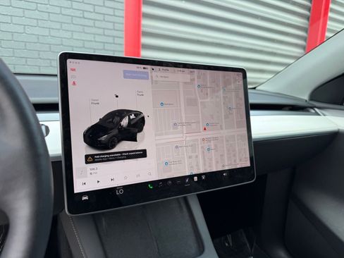 Used 2023 Tesla Model Y Long Range AWD/4WD image 23