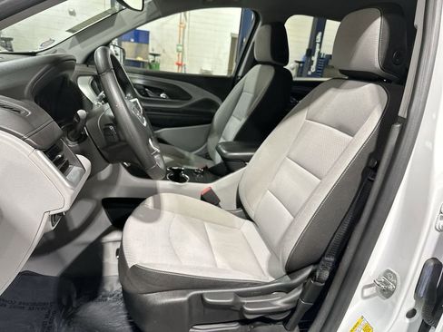Used 2024 GMC Terrain SLE image 13