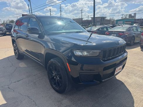 Used 2024 Jeep Grand Cherokee L Laredo image 7