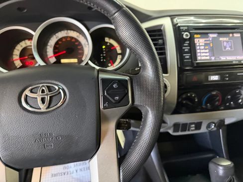 Used 2014 Toyota Tacoma 4x4 Double Cab w/ TRD Sport Package image 17