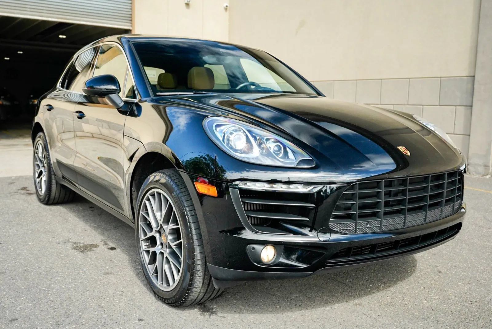 Used 2017 Porsche Macan S AWD/4WD image 3