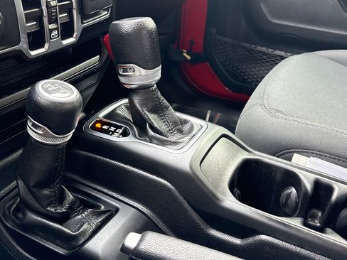 Used 2022 Jeep Gladiator Sport AWD/4WD image 22