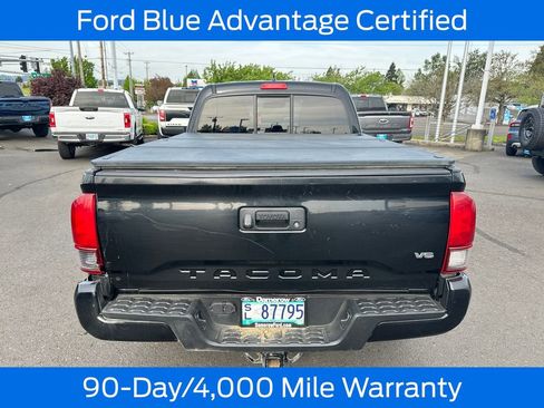 Used 2018 Toyota Tacoma TRD Sport AWD/4WD image 6