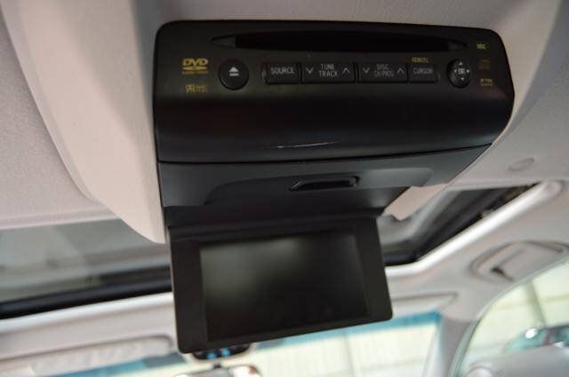 Used 2004 Toyota Sienna XLE Limited w/ Limited Pkg 5 FWD image 27