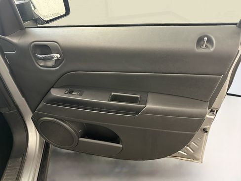 Used 2015 Jeep Patriot High Altitude AWD/4WD image 32