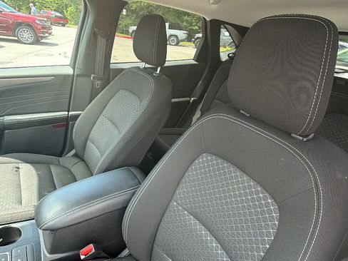 Used 2025 Ford Escape Active AWD/4WD image 17