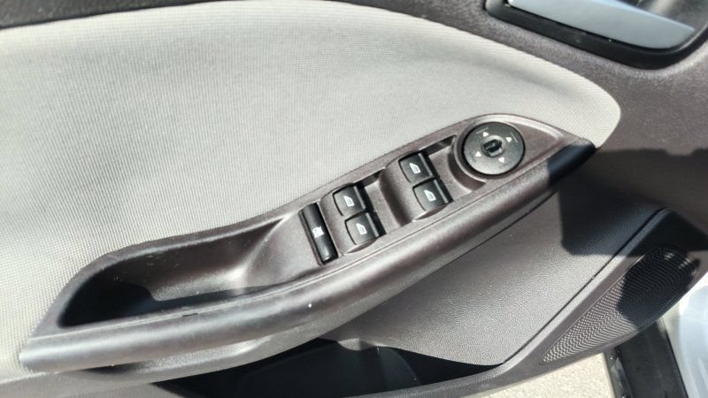Used 2014 Ford Focus SE FWD image 13