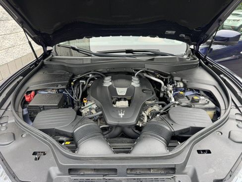 Used 2018 Maserati Levante AWD/4WD image 5