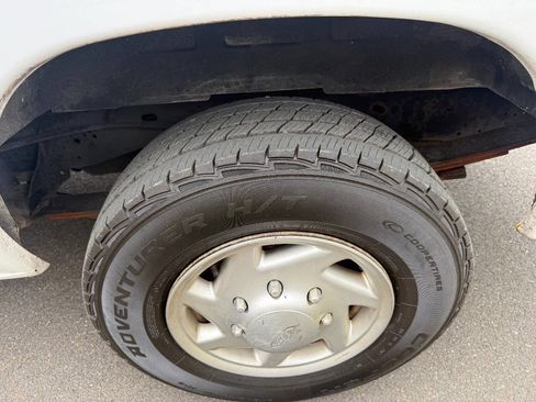 Used 2012 Ford E-250 and Econoline 250 w/ Commercial Cargo Van Pkg image 27