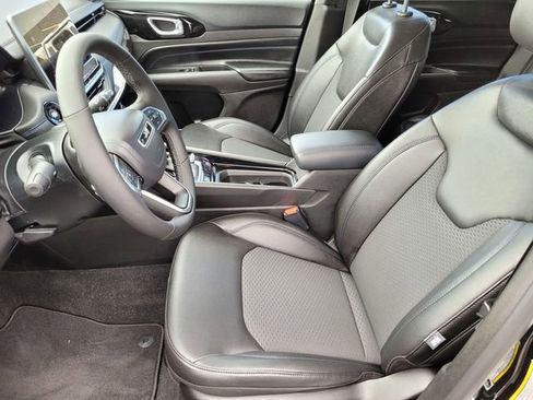 New 2026 Jeep Compass Latitude image 15